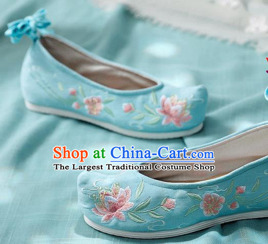 China Traditional Bow Shoes Folk Dance Blue Cloth Shoes Embroidered Peach Blossom Shoes