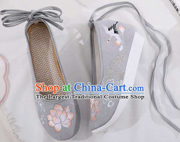 China Traditional Embroidered Grey Cloth Shoes Ancient Ming Dynasty Princess Shoes