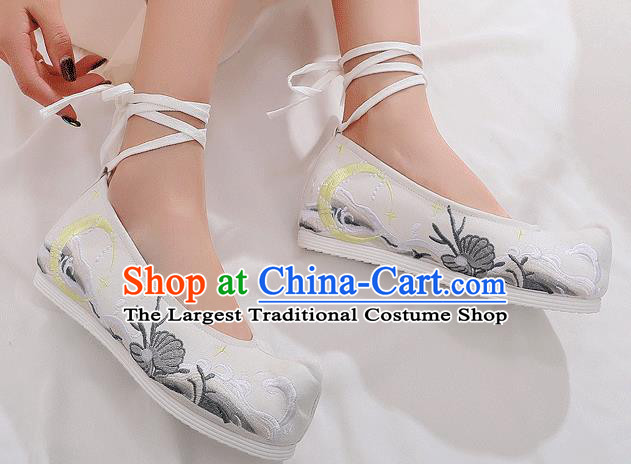 China Classical Embroidered Shoes Traditional Hanfu Bow Shoes Ancient Princess White Cloth Shoes