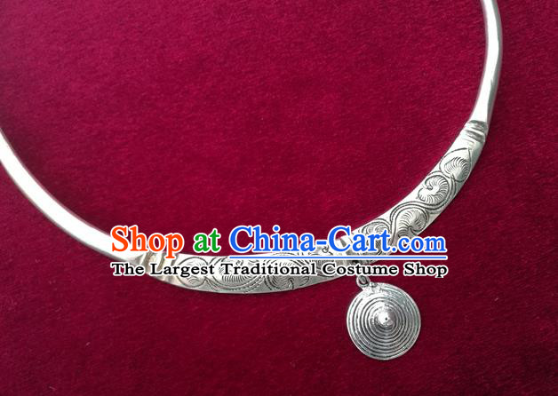 Chinese Handmade Silver Carving Necklet Hmong Ethnic Wedding Jewelry Accessories