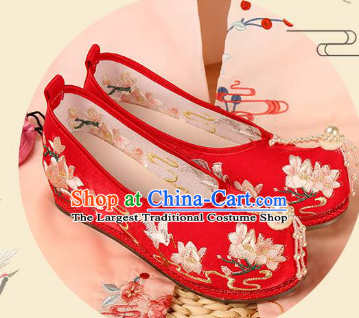 Chinese Ancient Ming Dynasty Princess Shoes Embroidered Red Satin Shoes Traditional Wedding Pearls Toe Hanfu Shoes