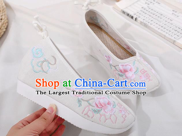 China Traditional Embroidered Hanfu Shoes Ancient Princess Shoes Handmade Beige Cloth Shoes