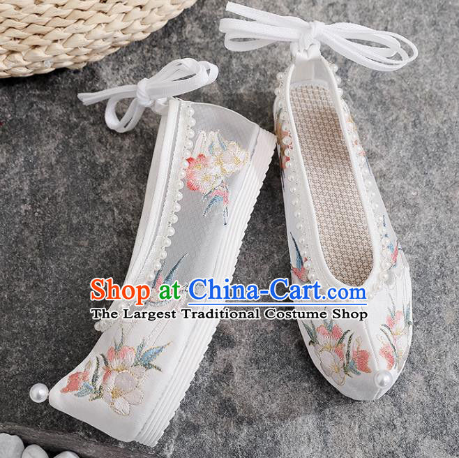 Chinese Classical Embroidered Shoes National Woman Summer Shoes Traditional Folk Dance White Cloth Shoes
