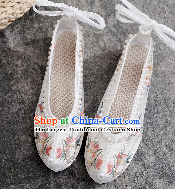 Chinese Classical Embroidered Shoes National Woman Summer Shoes Traditional Folk Dance White Cloth Shoes