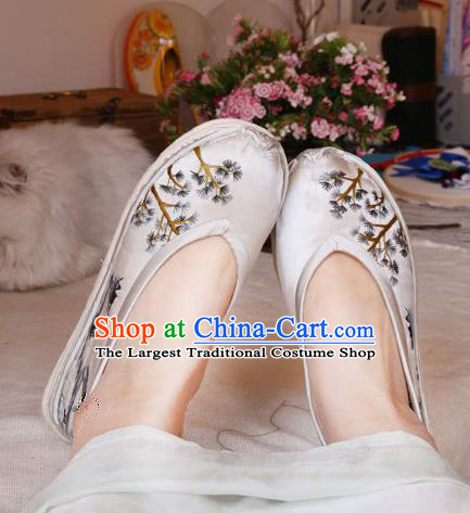 Chinese Traditional National Strong Cloth Soles Shoes Ethnic Woman Shoes Hand Embroidered Satin Shoes