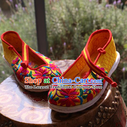 Chinese Yi Ethnic Folk Dance Shoes Handmade Embroidered Yellow Shoes Traditional Strong Cloth Soles Shoes