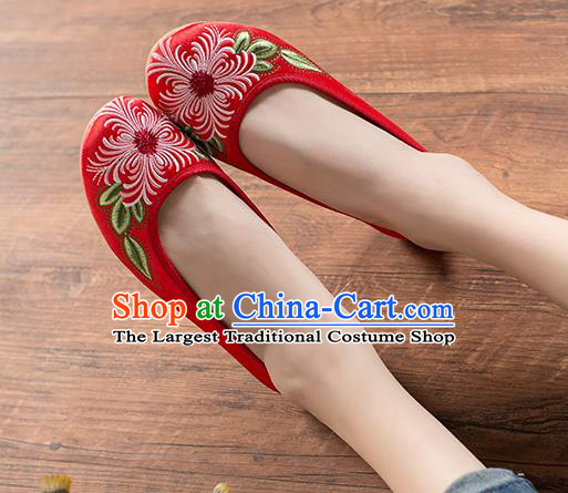 Chinese Traditional Red Satin Shoes National Folk Dance Shoes Classical Embroidered Shoes