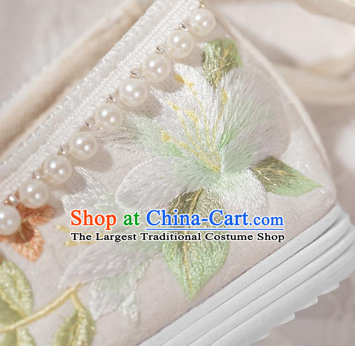 China Traditional Ming Dynasty Embroidered Shoes Ancient Princess White Cloth Shoes Hanfu Pearls Shoes
