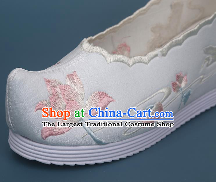 Chinese National Embroidery Lotus Satin Shoes Traditional Hanfu Shoes Classical Dance Shoes