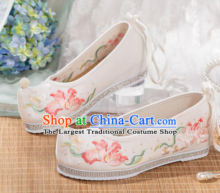 China Handmade White Cloth Shoes Ancient Princess Embroidered Shoes Traditional Hanfu Shoes Ming Dynasty Bow Shoes