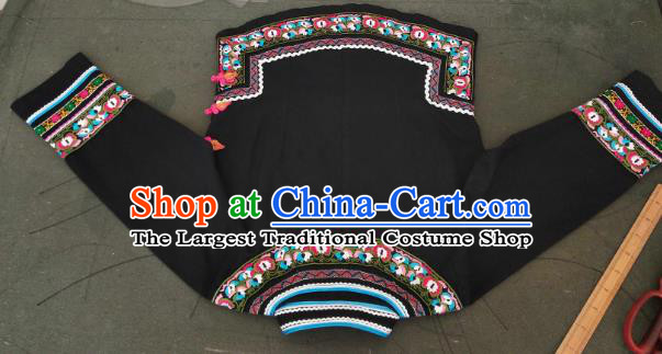 Chinese Guangxi Minority Woman Top Garment Ethnic Folk Dance Embroidered Shirt Clothing Zhuang Nationality Black Blouse
