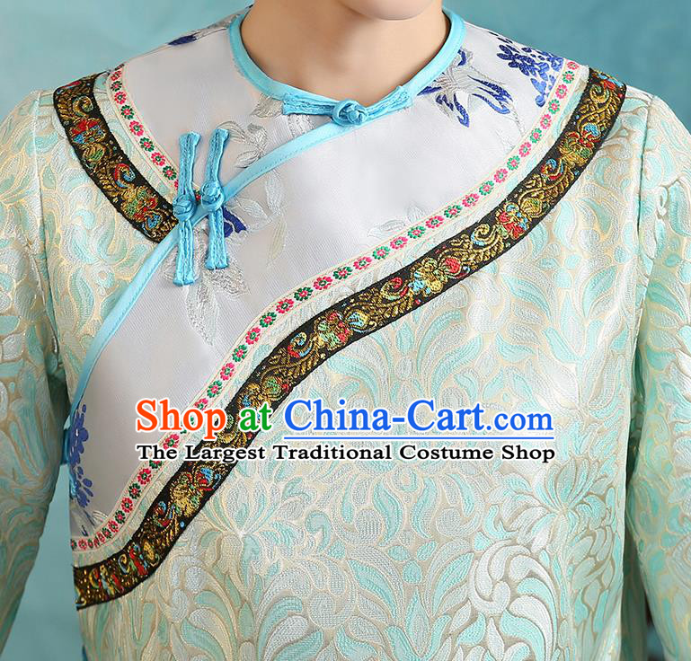 China Ancient Qing Dynasty Court Maid Green Dress Garments Traditional Manchu Woman Clothing and Hair Accessories