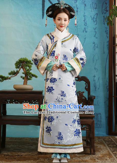 China Traditional Qing Dynasty Manchu Princess Consort Clothing Ancient Imperial Concubine Dress Garments and Headdress Complete Set