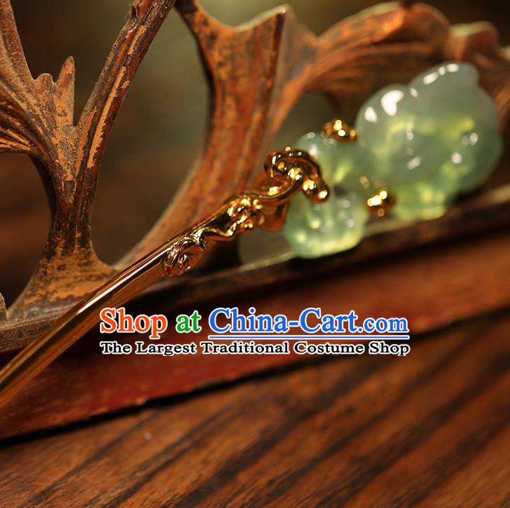 China Handmade Jadeite Cloud Hairpin Traditional Cheongsam Headwear Ancient Palace Lady Golden Hair Stick