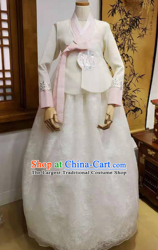 Korean Wedding Hanbok Clothing Bride Embroidered Beige Blouse and Dress Garments Asian Korea Traditional Fashion