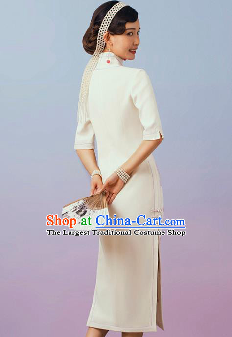 China Classical White Silk Cheongsam Traditional Minguo Shanghai Suzhou Embroidered Qipao Dress