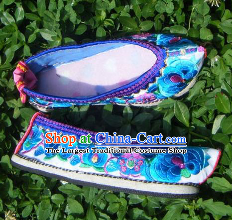 Chinese Traditional Yi Nationality Strong Cloth Soles Shoes Yunnan Ethnic Woman Shoes National Handmade Blue Satin Embroidered Shoes