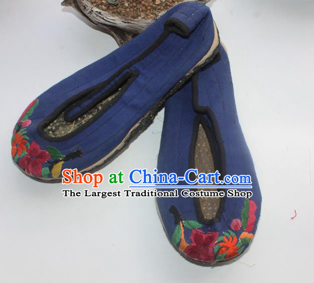 Chinese National Strong Cloth Soles Shoes Handmade Navy Flax Embroidered Shoes Traditional Yi Nationality Yunnan Ethnic Woman Shoes