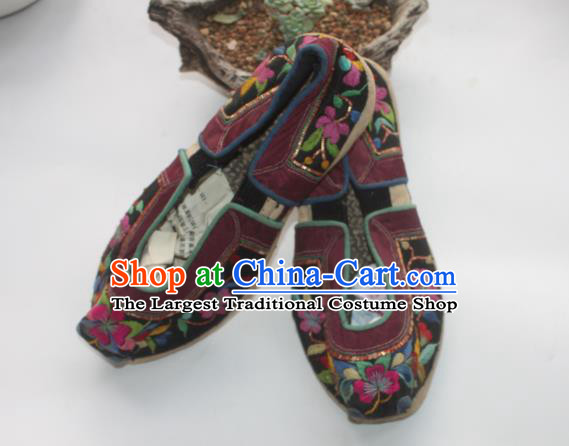 Chinese Handmade Black Embroidered Shoes Traditional Yunnan Nationality Woman Shoes National Strong Cloth Soles Shoes