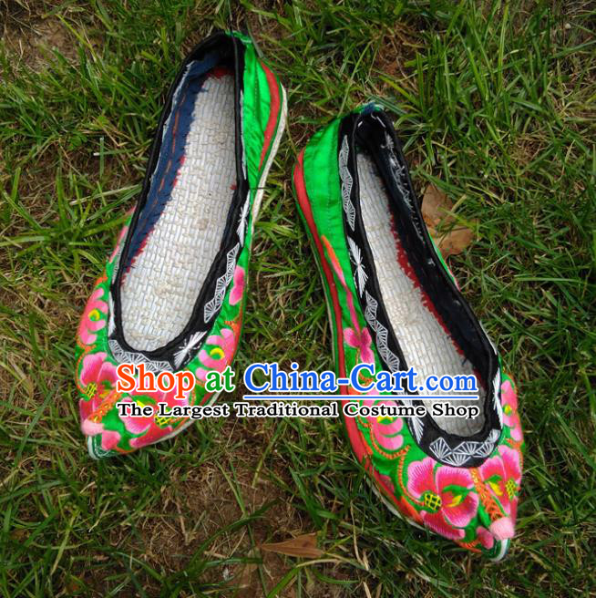 Chinese Yunnan Ethnic Female Shoes National Embroidered Green Satin Shoes Traditional Yi Nationality Shoes