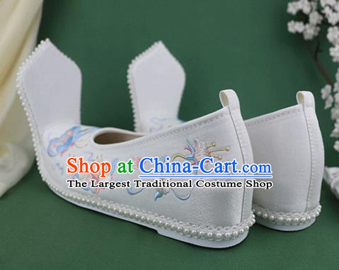 Chinese Traditional Zhou Dynasty Hanfu Shoes Ancient Princess Shoes Embroidered Butterfly White Cloth Shoes