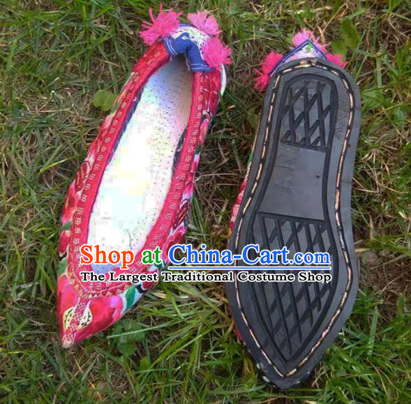 Chinese Yunnan Ethnic Embroidered Shoes National Rosy Cloth Shoes Traditional Dance Shoes Bride Shoes