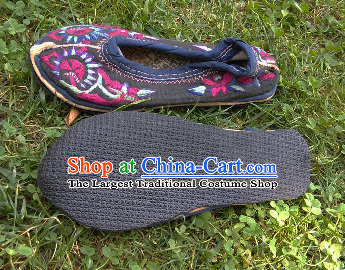 Chinese National Woman Cloth Shoes Traditional Folk Dance Shoes Yunnan Ethnic Shoes Black Embroidered Shoes