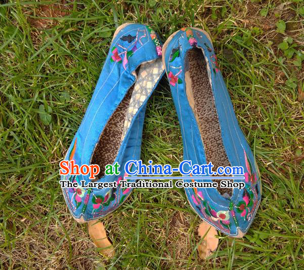 Chinese National Blue Satin Shoes Traditional Yi Nationality Folk Dance Shoes Yunnan Ethnic Woman Shoes Embroidered Shoes