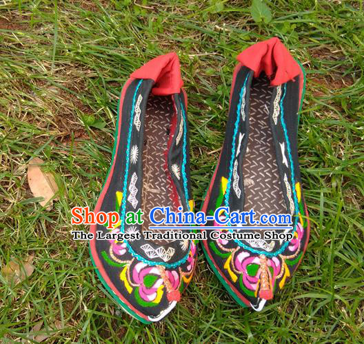 Chinese Yunnan Ethnic Black Embroidered Shoes National Cloth Shoes Traditional Yi Nationality Folk Dance Shoes