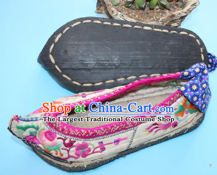 Chinese Traditional Ethnic Full Embroidered Shoes Handmade Bai Nationality Shoes Yunnan Woman White Satin Shoes