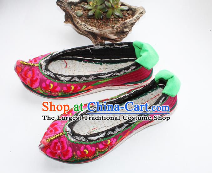 Chinese Yi Nationality Female Shoes Handmade Yunnan Ethnic Rosy Cloth Shoes Traditional Embroidered Shoes