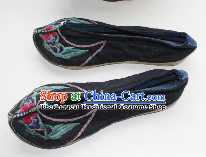 Chinese Yi Nationality Folk Dance Shoes Handmade Yunnan Ethnic Black Cloth Shoes Traditional Embroidered Shoes