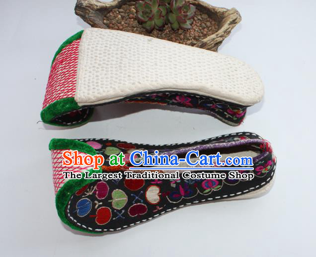 Chinese Traditional Court Embroidered Shoes Handmade Yi Nationality Shoes Yunnan Ethnic Black Cloth Shoes