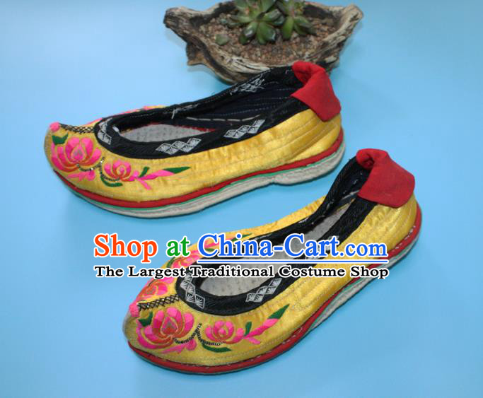 Chinese Traditional Yellow Satin Embroidered Shoes Yi Nationality Folk Dance Shoes Handmade Yunnan Ethnic Woman Shoes
