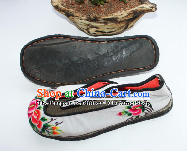 Chinese Bai Nationality White Embroidered Shoes Yunnan National Woman Shoes Handmade Ethnic Folk Dance Shoes