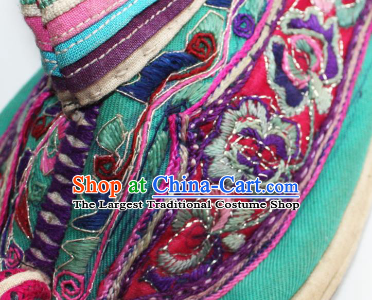 China Yunnan Full Embroidered Boots Handmade Yi Nationality Dance Shoes