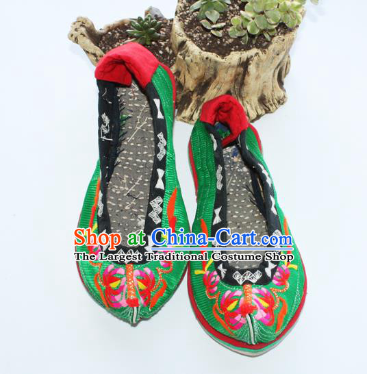 Chinese Yunnan National Woman Green Shoes Handmade Ethnic Folk Dance Shoes Yi Nationality Embroidered Shoes