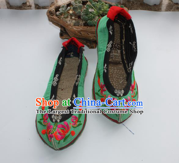 Chinese Handmade Ethnic Embroidered Green Cloth Shoes Yunnan Yi Nationality Dance Shoes National Female Shoes