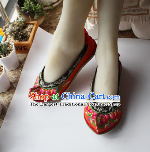 Chinese National Yunnan Dance Shoes Handmade Ethnic Orange Cloth Embroidered Shoes Yi Nationality Female Shoes