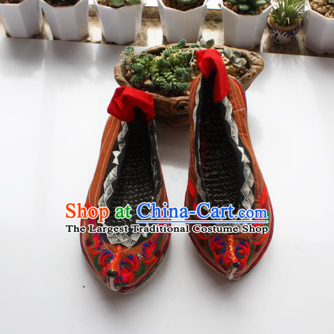 Chinese Handmade Ethnic Ginger Cloth Shoes Yi Nationality Female Shoes National Yunnan Dance Embroidered Shoes