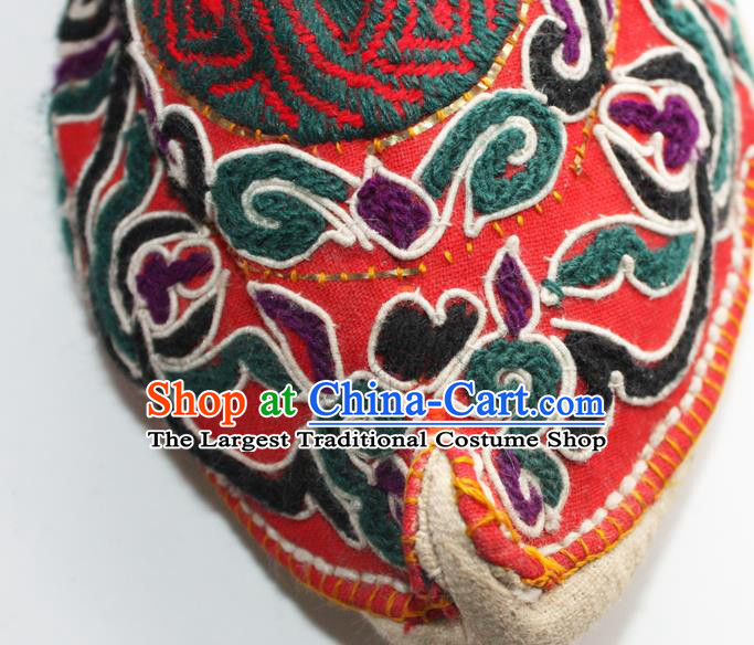 Chinese Handmade Wedding Strong Cloth Soles Shoes Shui Nationality Full Embroidered Shoes Yunnan Ethnic Red Shoes