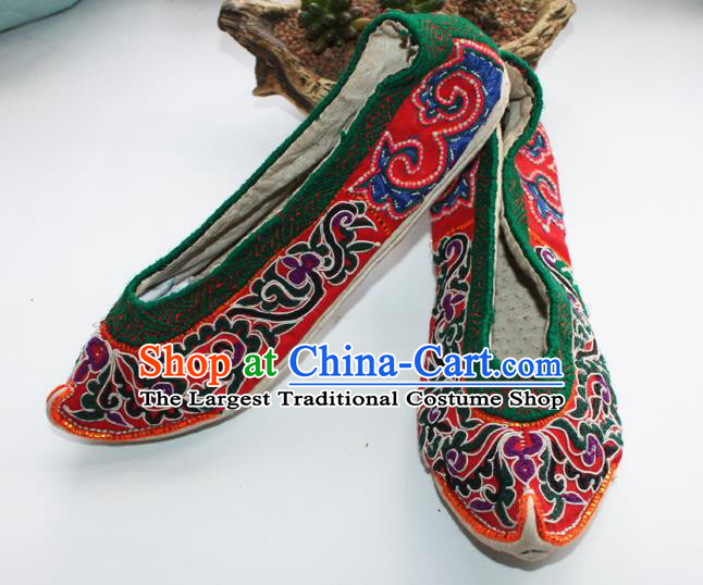 Chinese Shui Nationality Full Embroidered Shoes Yunnan Ethnic Wedding Red Shoes Handmade Strong Cloth Soles Shoes