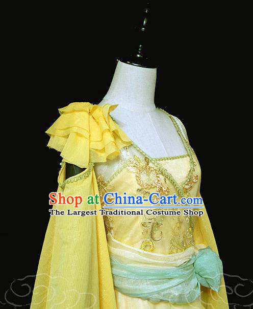 China Ancient Young Beauty Garments Traditional Yellow Hanfu Dress Cosplay Drama The Mischievous Princess Situ Jing Clothing