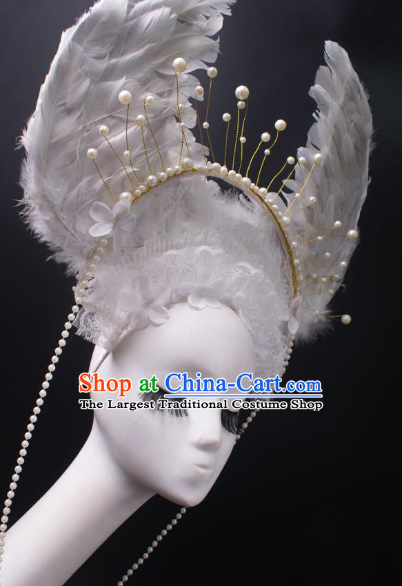 Top Rio Carnival White Feather Decorations Halloween Cosplay Hair Accessories Stage Show Angel Wings Hair Crown Baroque Giant Headdress