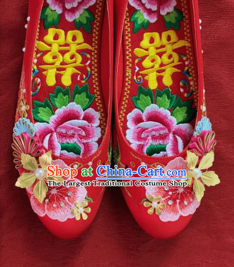 China Embroidered Red Satin Shoes Handmade Bride Shoes Xiuhe Suit Shoes Wedding Shoes