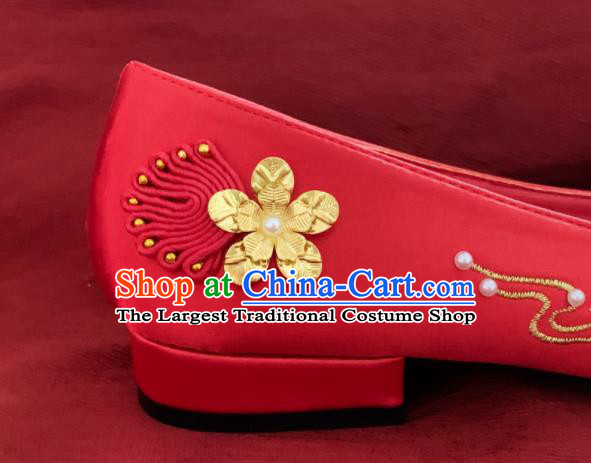 China Embroidered Red Satin Shoes Handmade Bride Shoes Xiuhe Suit Shoes Wedding Shoes