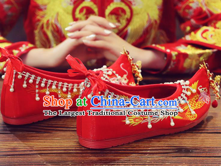 China Wedding Golden Phoenix Head Shoes Embroidered Pearls Shoes Handmade Bride Shoes Xiuhe Red Satin Shoes