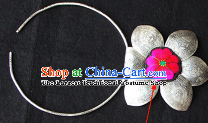 Chinese Yunnan Ethnic Silver Accessories Miao Nationality Silver Necklace Hmong Minority Embroidered Necklet Jewelry