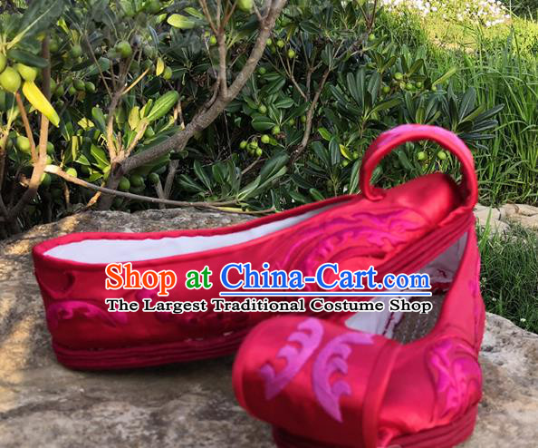 Handmade China Ethnic Folk Dance Shoes National Woman Rosy Satin Shoes Yunnan Wedding Embroidered Shoes