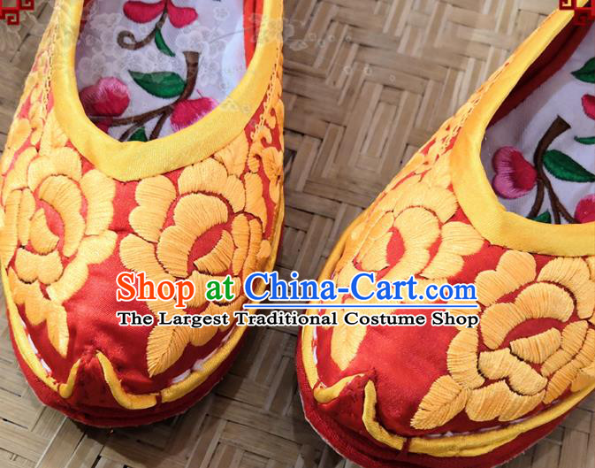 Handmade China Yunnan Ethnic Bride Shoes Embroidered Red Satin Shoes National Woman Wedding Cloth Shoes